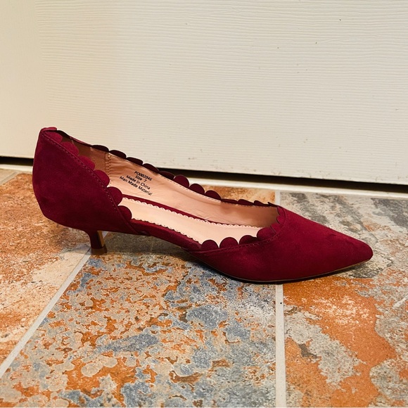 👠Gorgeous Scalloped D’Orsay Style Kitten Heel Felt/Suede-like Burgundy Pumps! - Picture 12 of 15